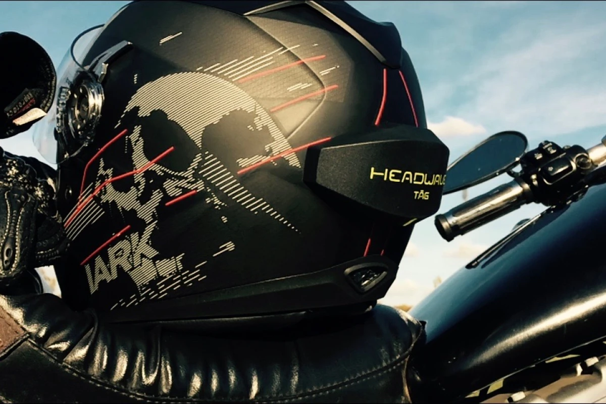 The Headwave Tag applies soundwaves to the outside of the user's helmet to fill the inside with audio