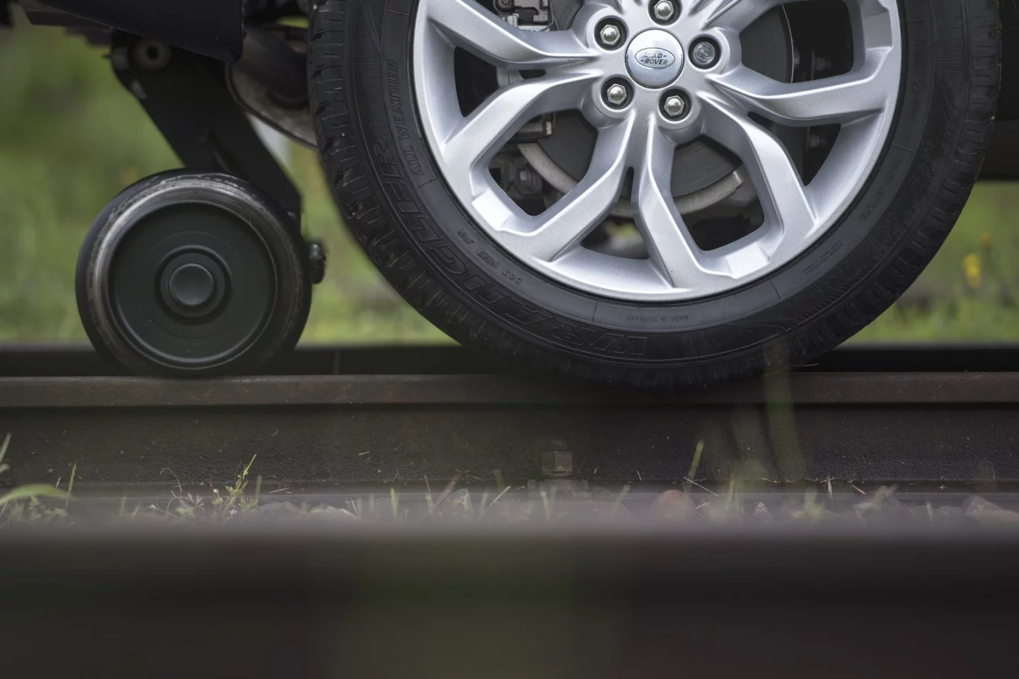 The stabiliser wheels fitted to the Discovery Sport