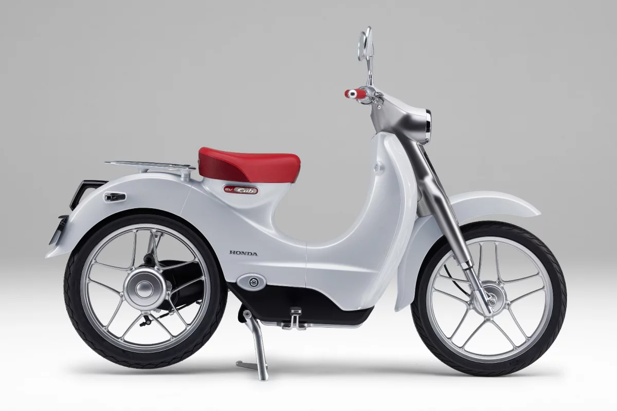 The Honda EV-Cub is based on the Super Cub Concept that was revealed at the 2015 Tokyo Motor Show