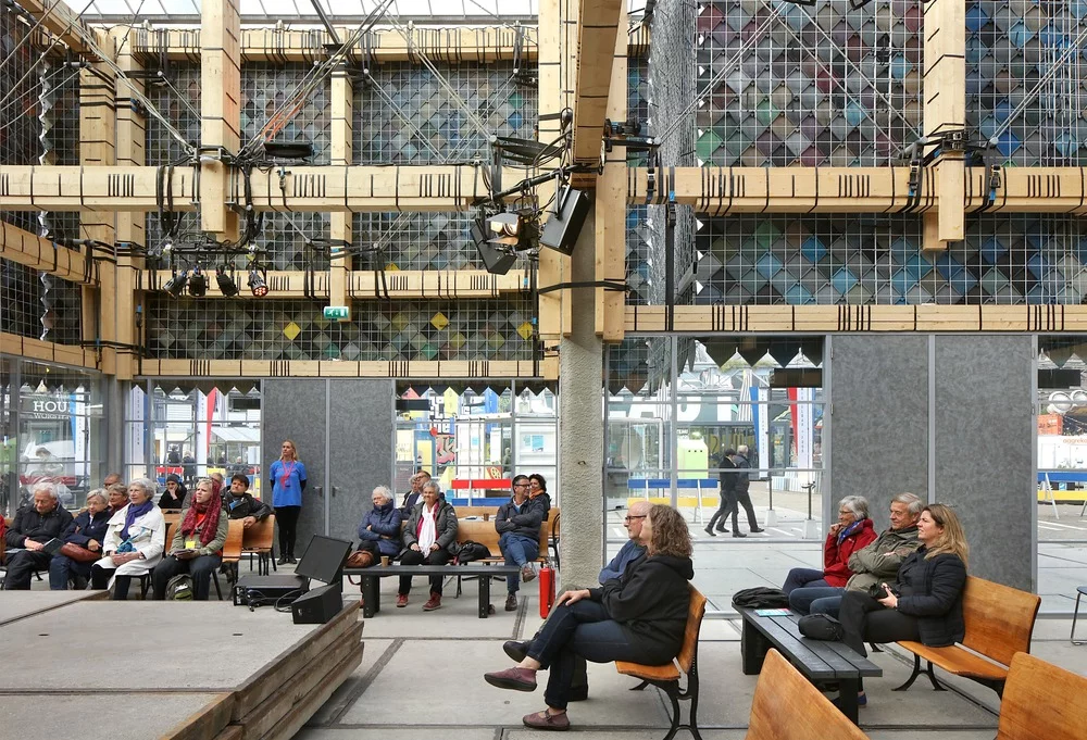 The People's Pavilion podium consists of borrowed concrete slabs, and the lighting, heating, bar and other interior elements are all borrowed too