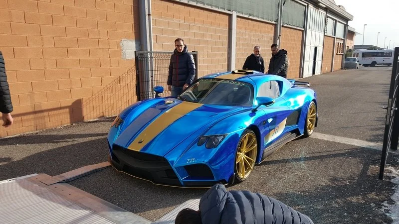 Using its logo as inspiration, Mazzanti gives its latest Evantra an electrifying look