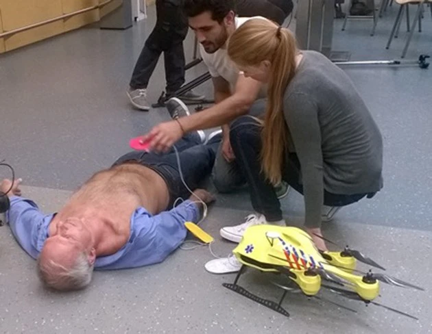 Alec Momont, a graduate student at Holland’s Deft University of Technology, has developed a prototype of a so-called Ambulance Drone with a view to cutting response times for cardiac arrests