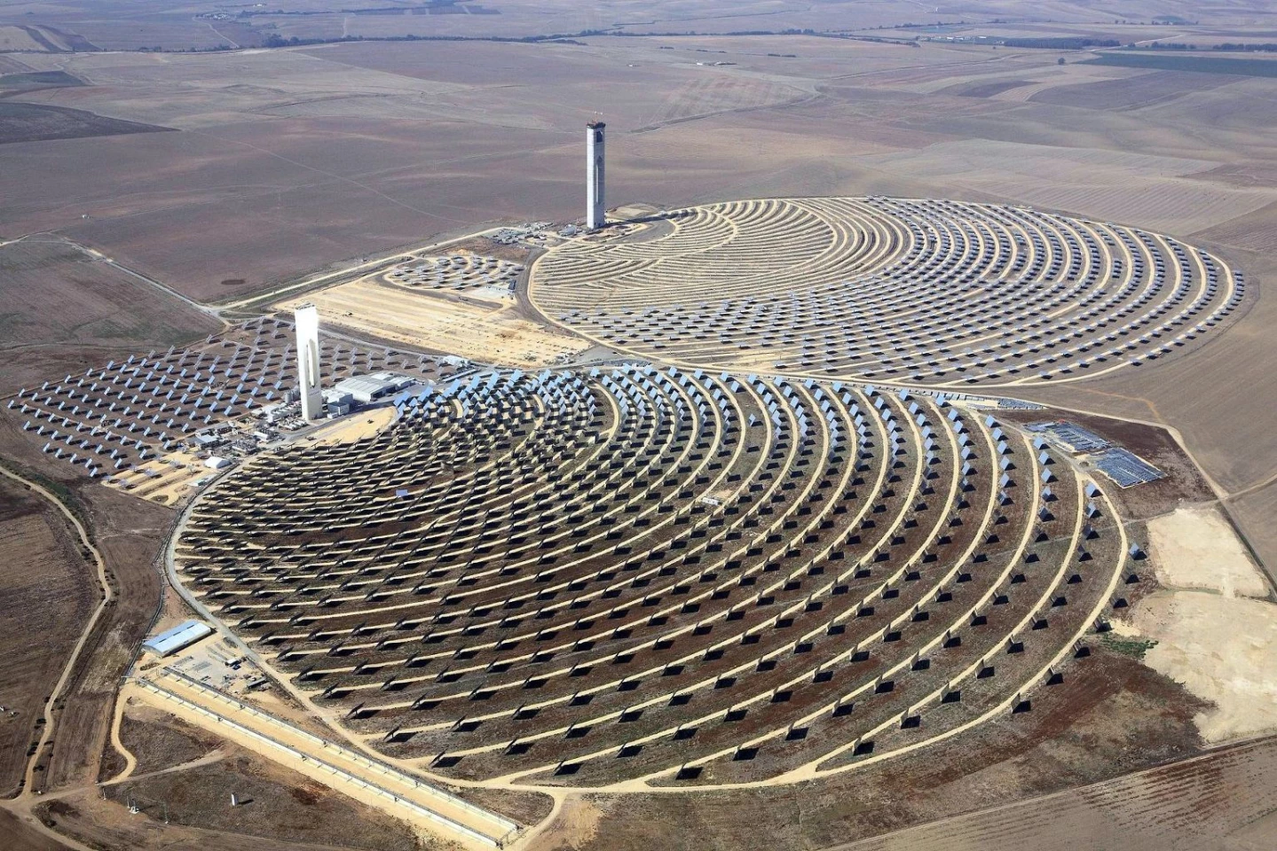UniSA's light plastic mirrors with a special reflective coating could reduce the cost of solar thermal energy by nearly half