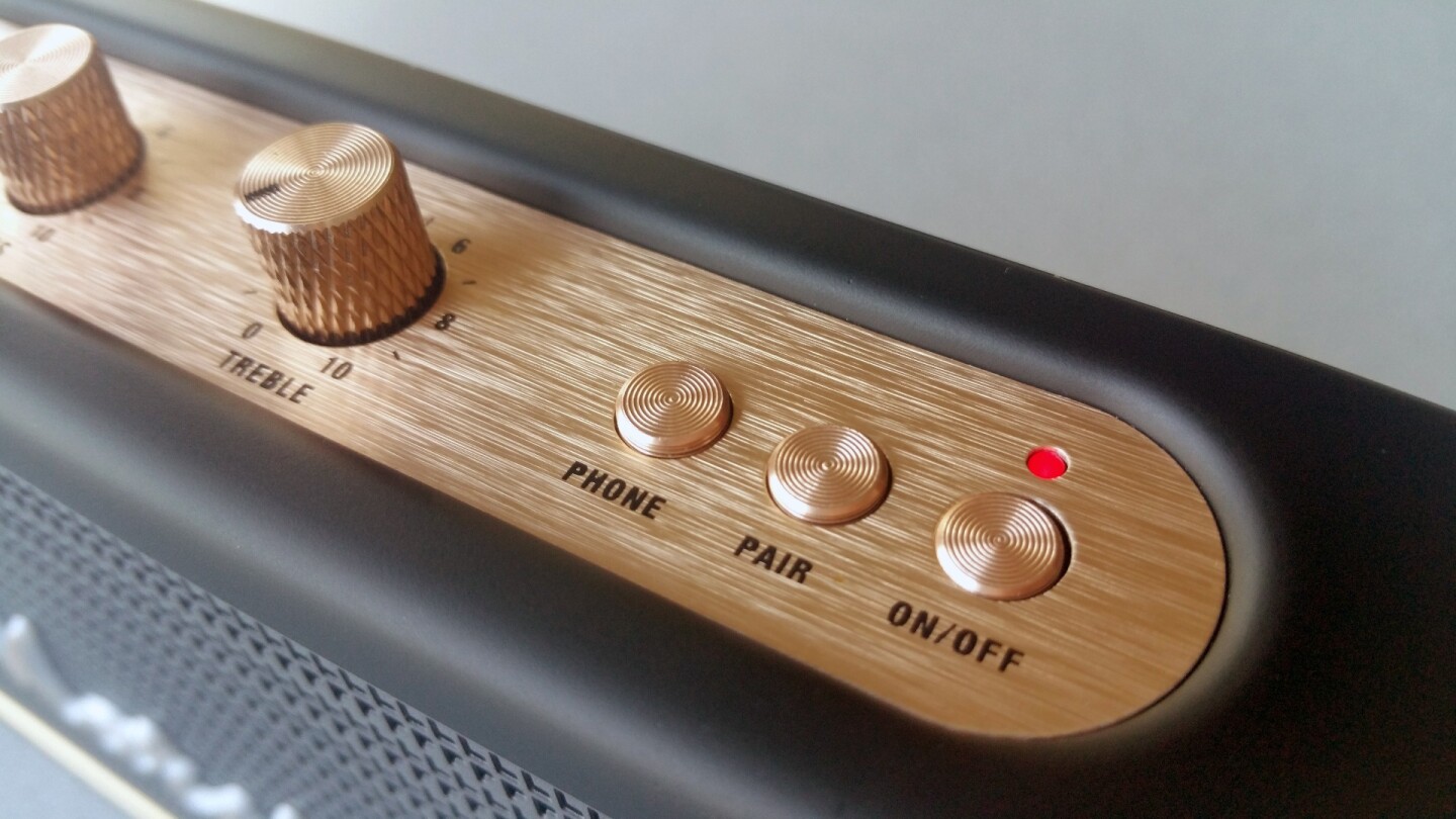 The Marshall Stockwell features Bluetooth that has excellent functional range and is fast to pair