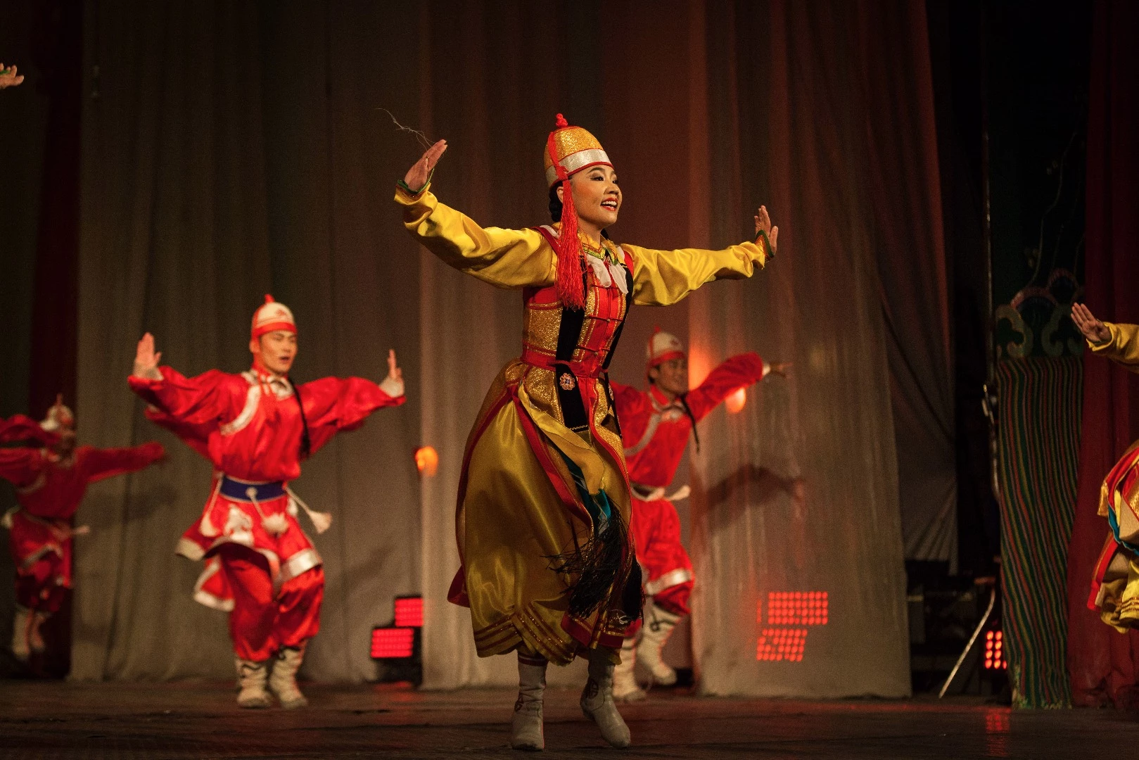 Mongolian National Song and Dance Academic Ensemble, Ulaanbaatar - traditional dance