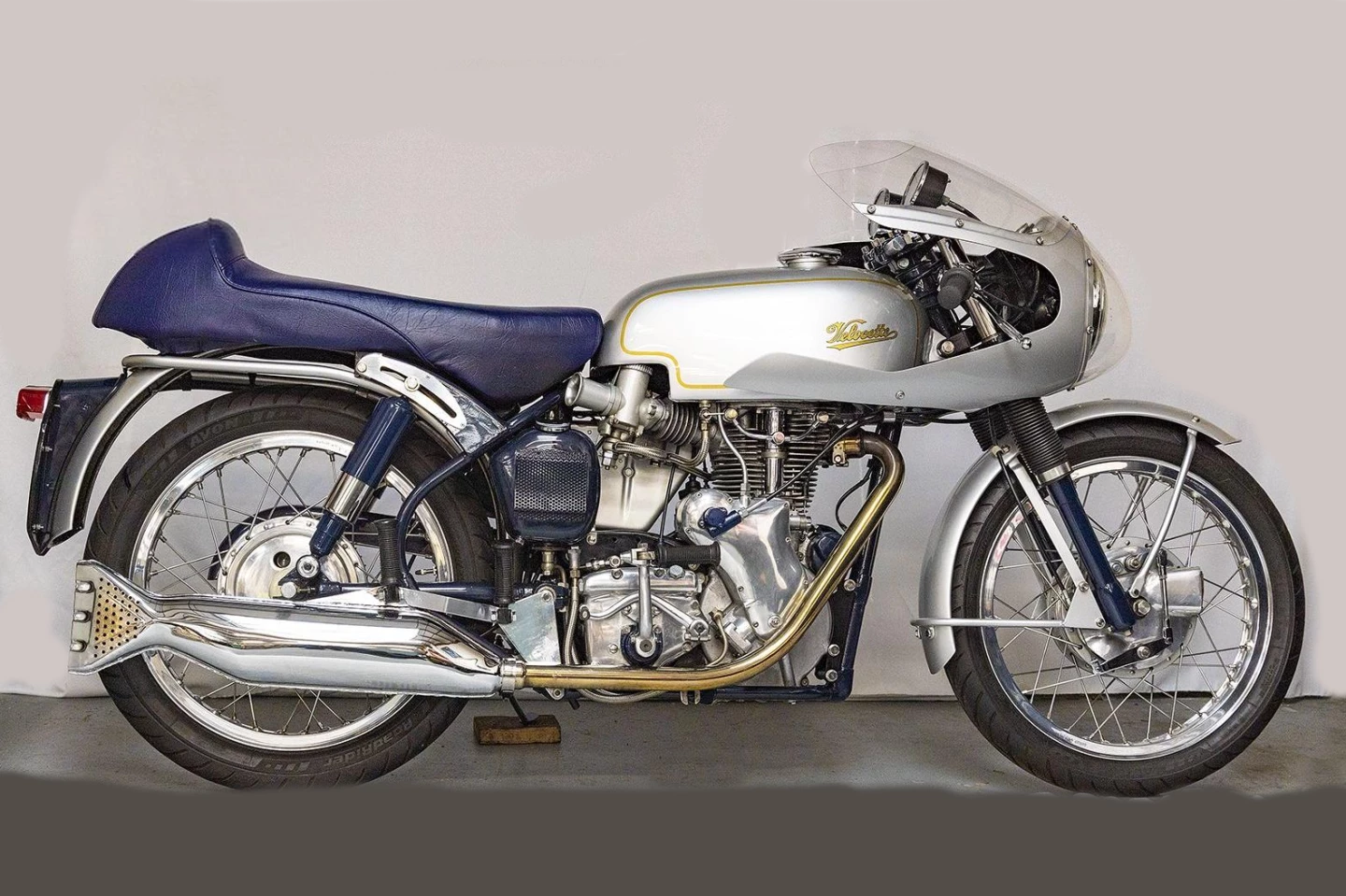 This 1965 Velocette 499cc Thruxton is estimated to sell for between $36,920 to $39,760 (£26,000 to £28,000 ) at Bonhams’ Three-day Summer Motorcycle Sale on 2-4 July, 2021