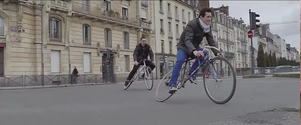 The Trocadero Fixie behaves like a regular retro fixie until you uncouple the two halves of the frame