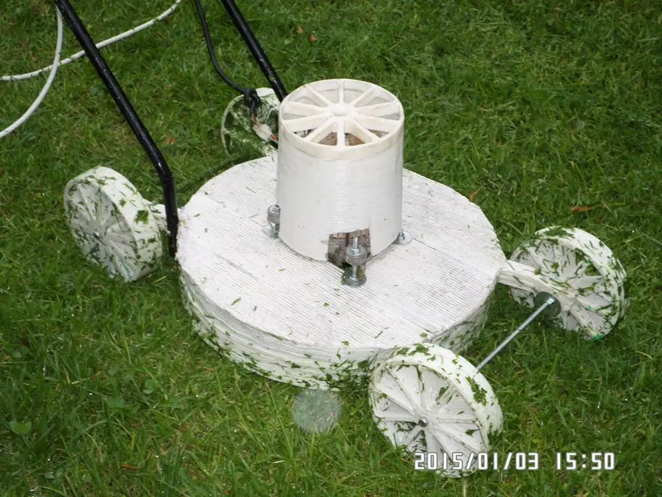 The 3D printer's 3 mm (0.12 in) nozzle gives the finished lawn mower a noticeably layered aesthetic