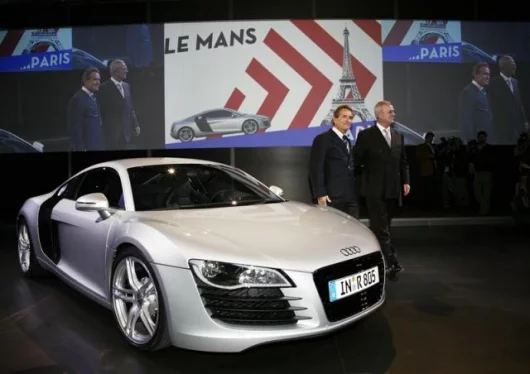 factory driver Tom Kristensen and Jacky Ickx, who between them clinched a total of 13 victories in the famous 24 Hours of Le Mans