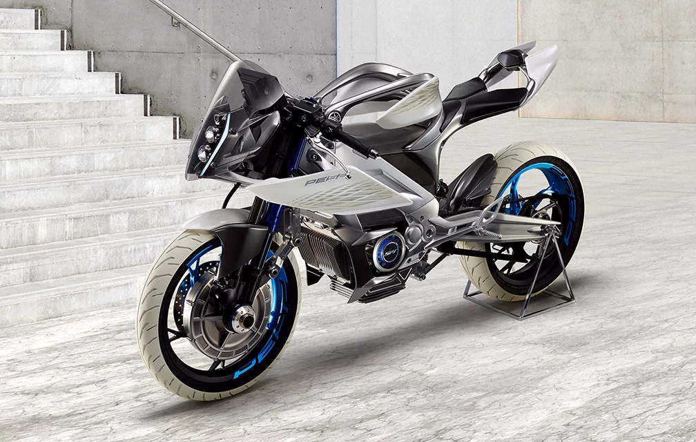 One of the many AWD motorcycle concepts shown by Yamaha over the last three decades was on display in 2015 at the 44th Tokyo Motor Show. The PES Electric Road Sports bike was so radical with its augmented reality (AR) in-helmet display system that the AWD system powering both wheels was almost invisible.