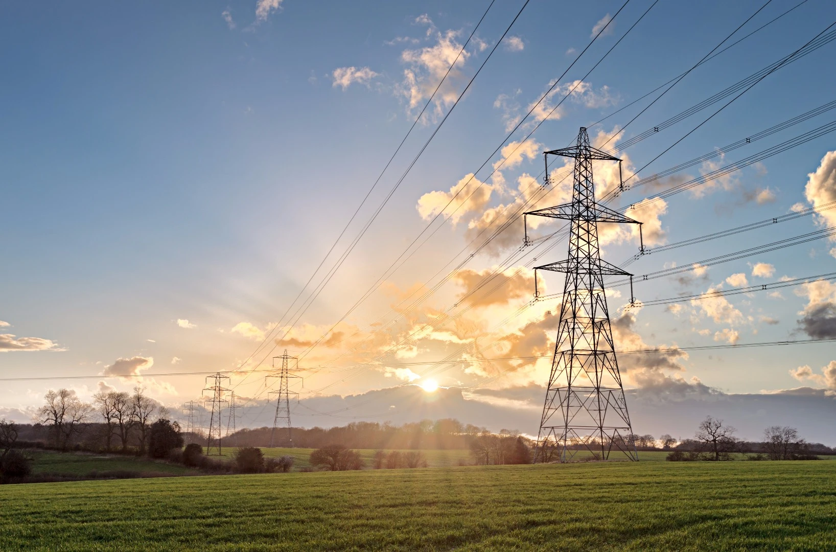 A new battery devised at the University of Maryland uses a high concentration of lithium salts in water to create high-voltage, green, safe energy storage for the smart grid and safety-centric applications