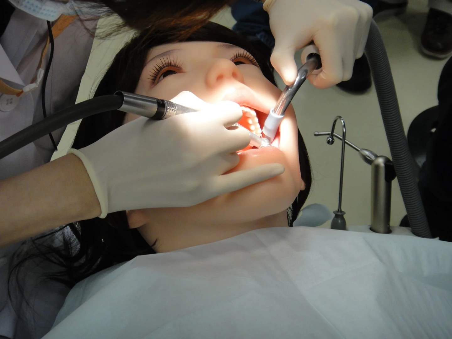 Showa University from Tokyo has presented a highly realistic robotic dental patient Showa Hanako 2 (Photo: DigInfo).
