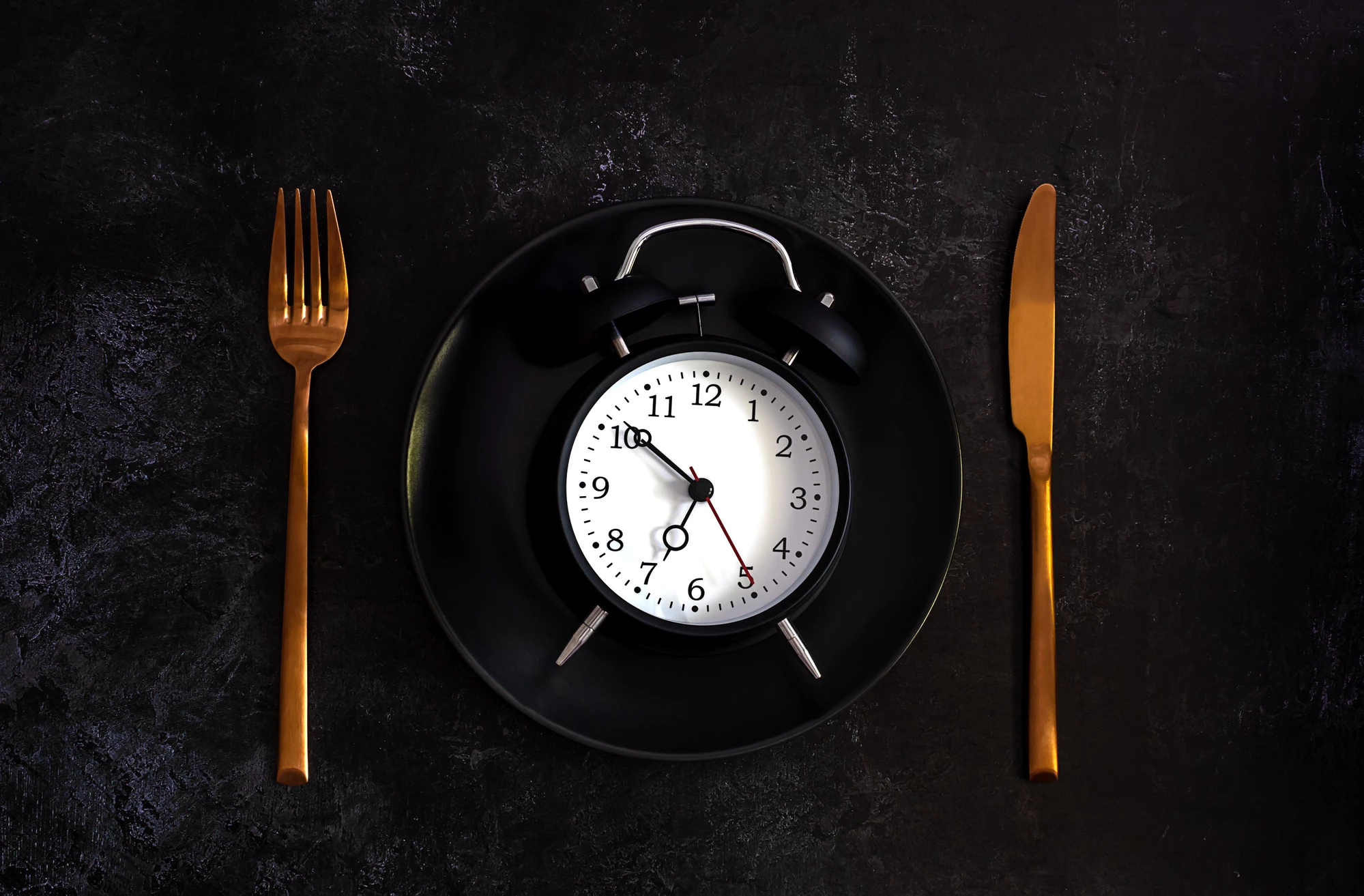 A clinical trial found little difference in beneficial effects comparing a daily six-hour eating window with a four-hour window