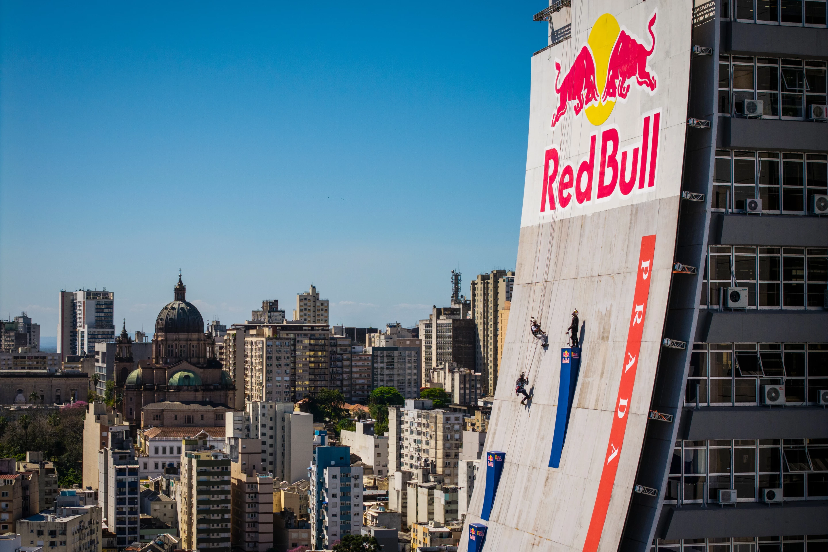 Dias earned official records for the "tallest drop into a temporary quarter pipe" and "the fastest speed on a temporary quarter pipe"