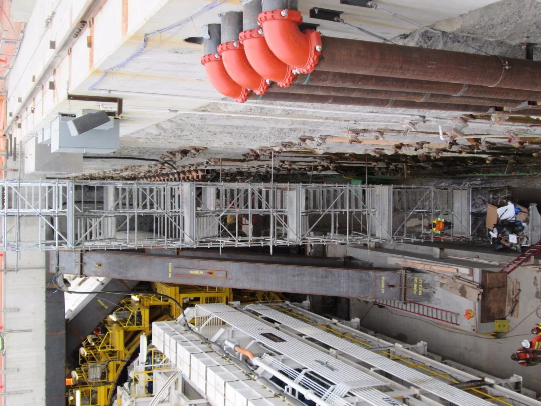 Walkways inside the departure pit