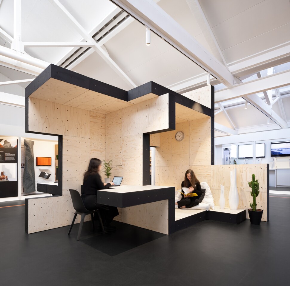 A team of post-graduate students from London's Design Computation Lab has created a modular home office using robotic fabrication