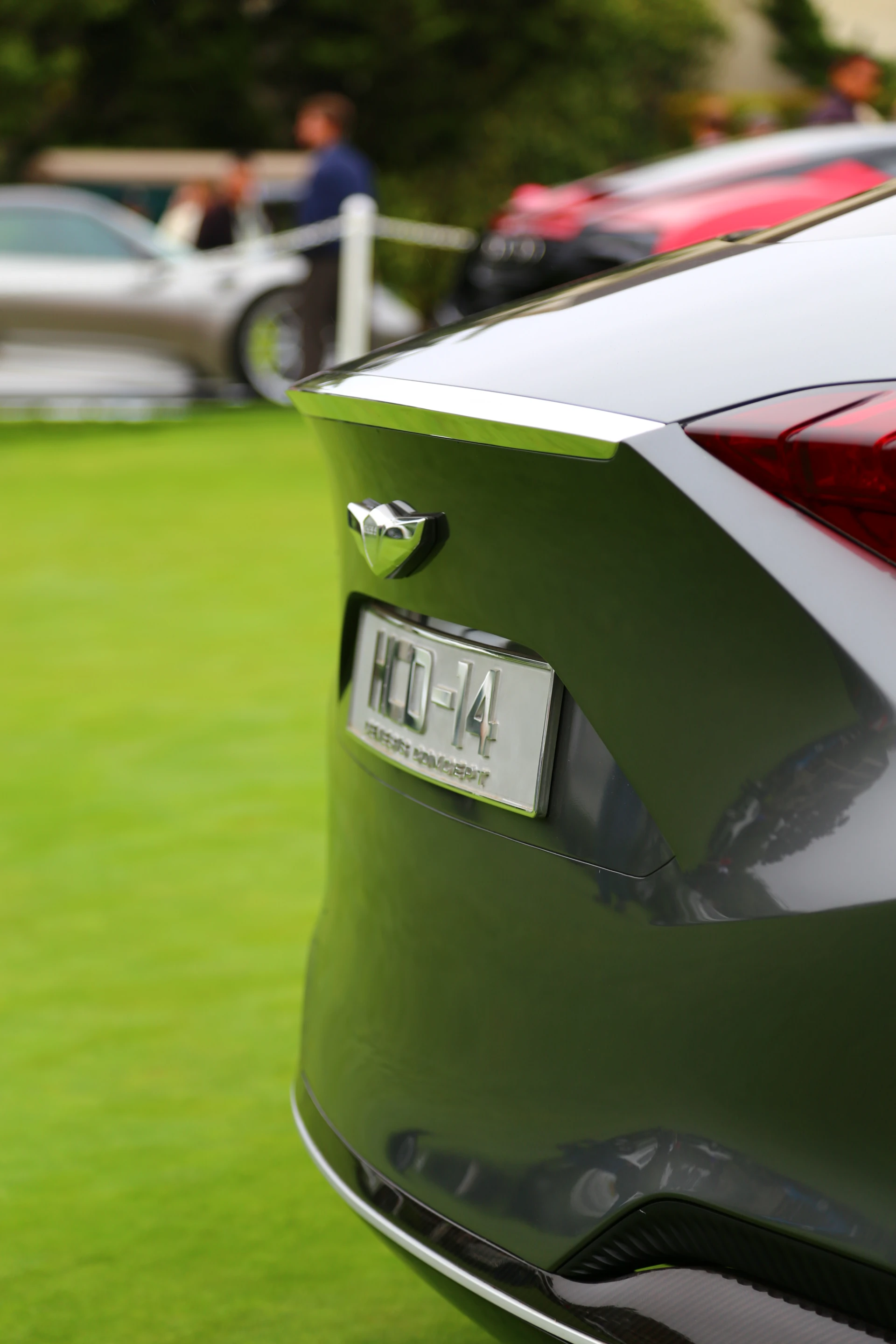 Hyundai HCD-14 Genesis features a high waistline, pillarless B-pillar design and forward opening rear doors (Photo: Angus MacKenzie/Gizmag.com)