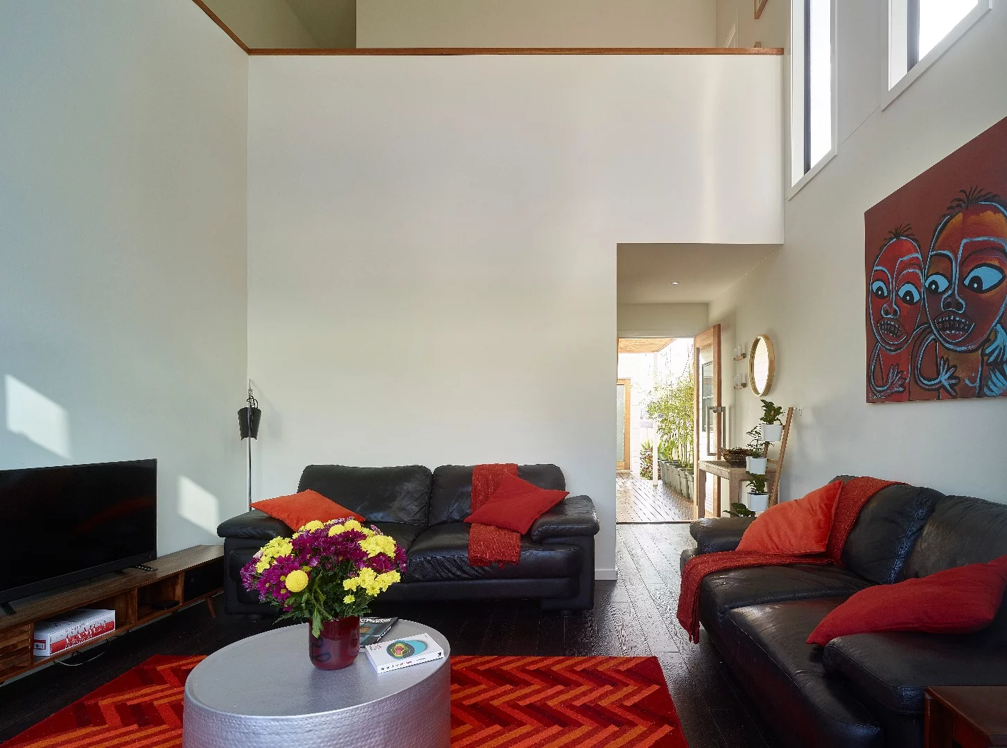 Constructed rather quickly in a period of just five months, the Two Pavilion House currently serves as a three-bedroom home for the architects/builders and their son