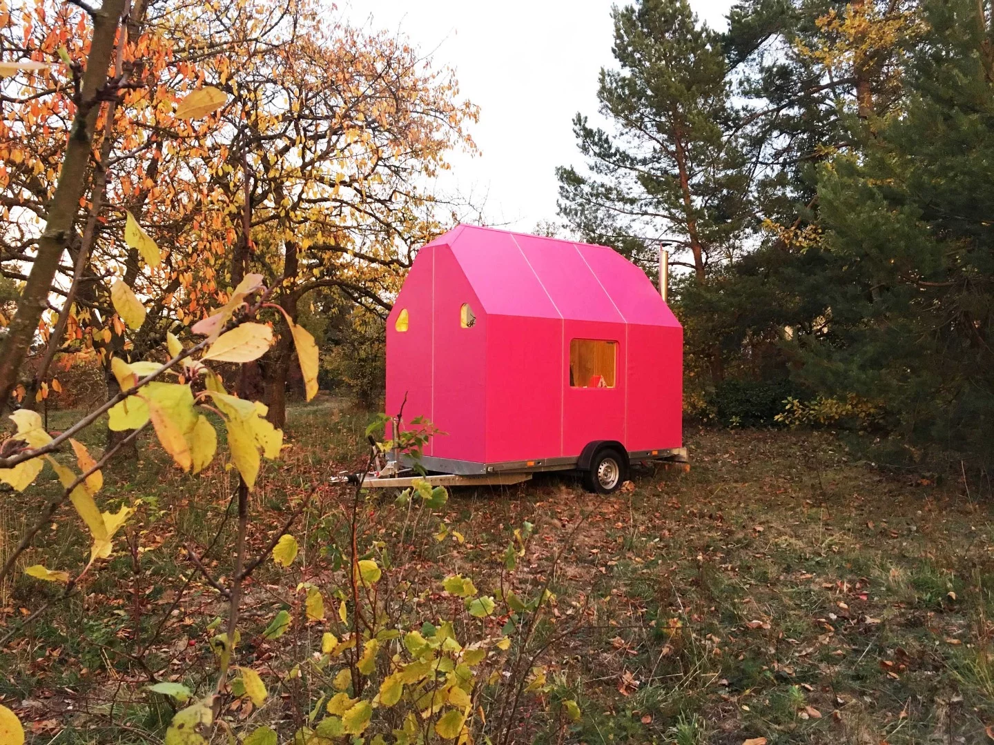 To put the Magenta's size into perspective, the pint-sized French models like La Tête dans les étoiles are around double the length and wider, while a US tiny house is often significantly larger still