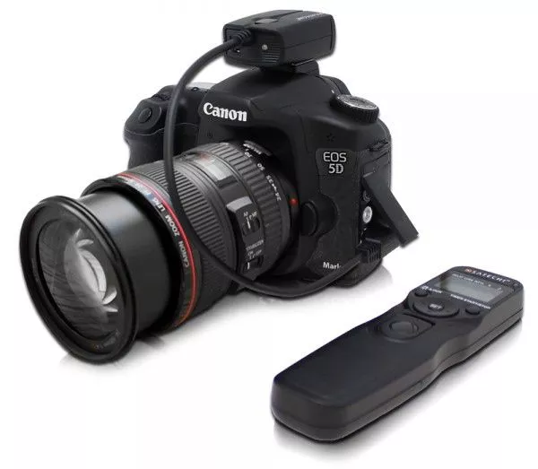 The Satechi WTR-A receiver plugs into the Canon N3 connector found on most Canon DSLRs, and attaches to the hot shoe