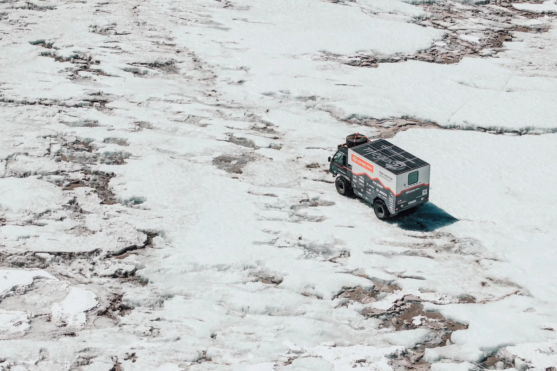 The truck used a set of high-traction off-road tires to manage the variable conditions of the high-altitude volcano