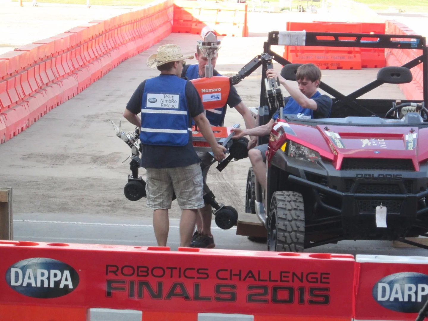 Team Nimbo rescue's Momaro in the car