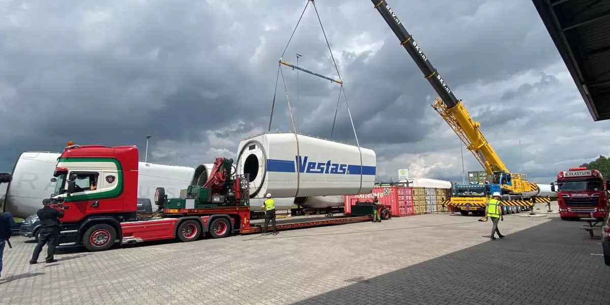 The 20-year-old nacelle was transported from the Austrian Gols wind farm to Rotterdam to be dismantled and repurposed