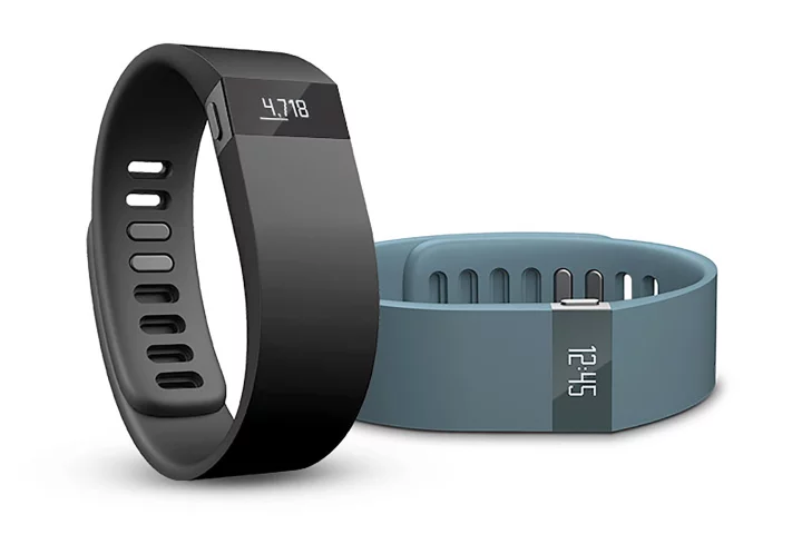 The new Fitbit Force takes the form factor and features of the Fitbit Flex, and adds a screen