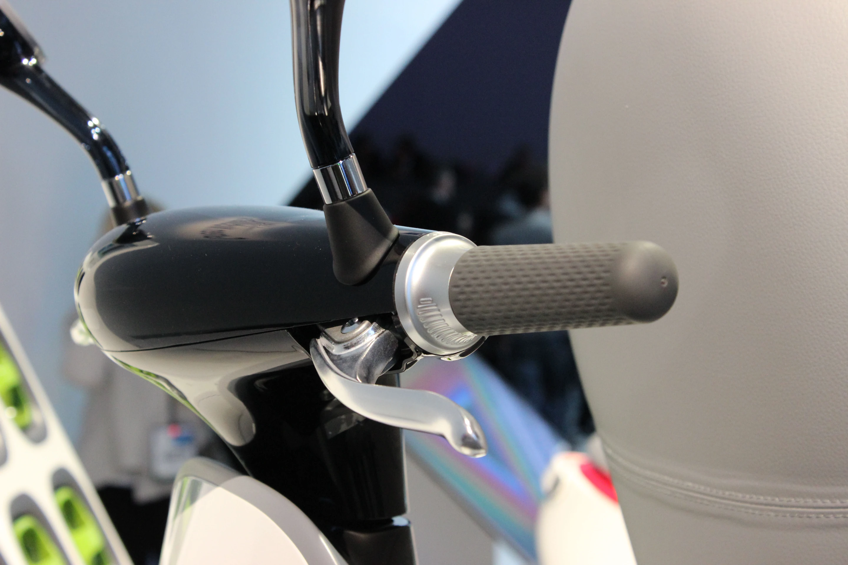 The Gogoro app also allows riders to customize functions like the throttle control and regenerative braking to further reduce energy usage (Photo: Will Shanklin/Gizmag.com)