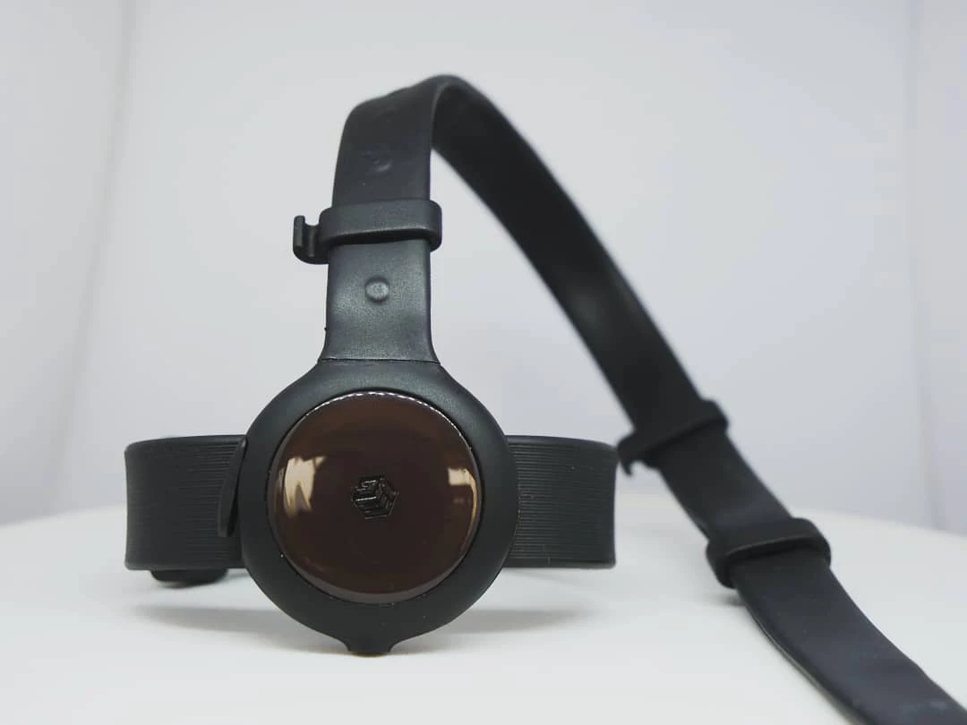 The GripBeats wristband features a 9-axis motion sensor and 32 pressure sensors