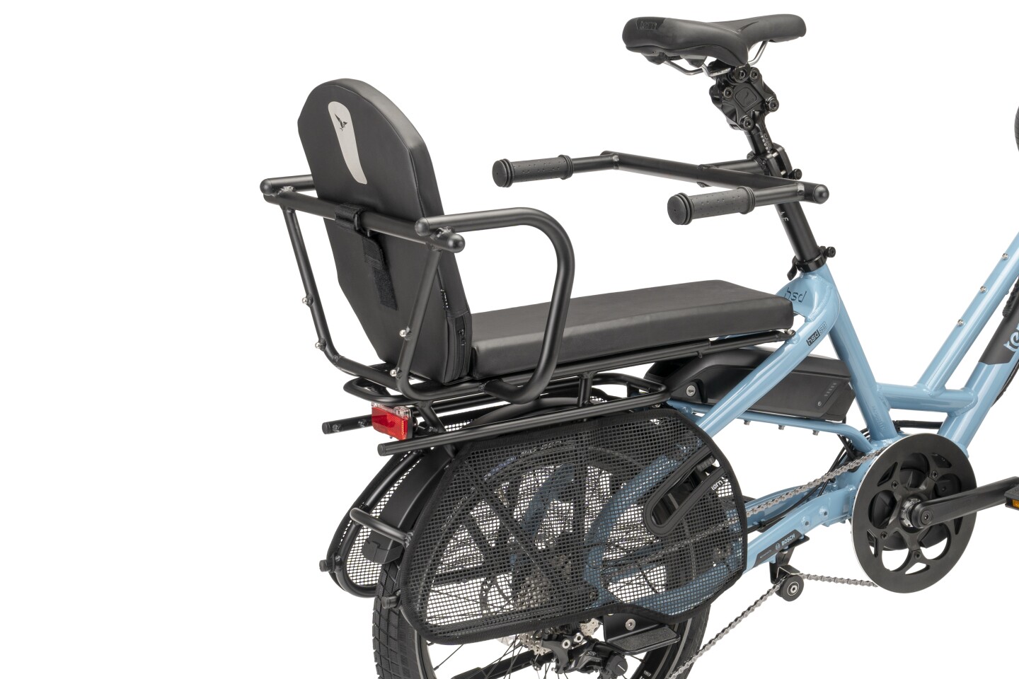 Optional accessories include a child seat for the rear
