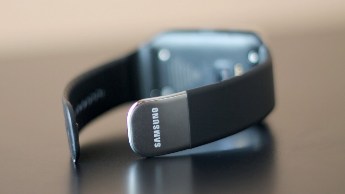 The Gear Live's default band is easily adjustable