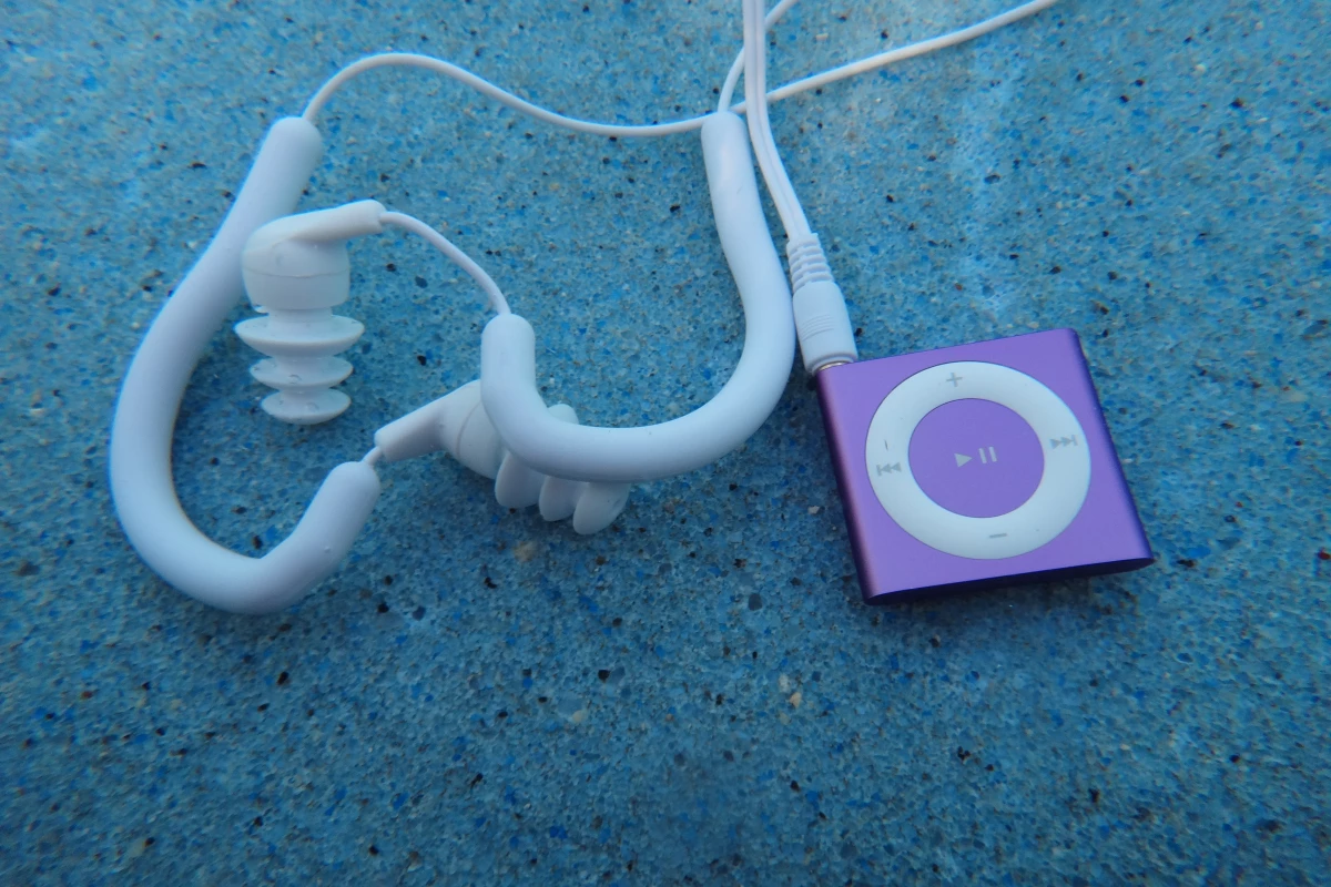 Review Waterproof Ipod Shuffle From Underwater Audio