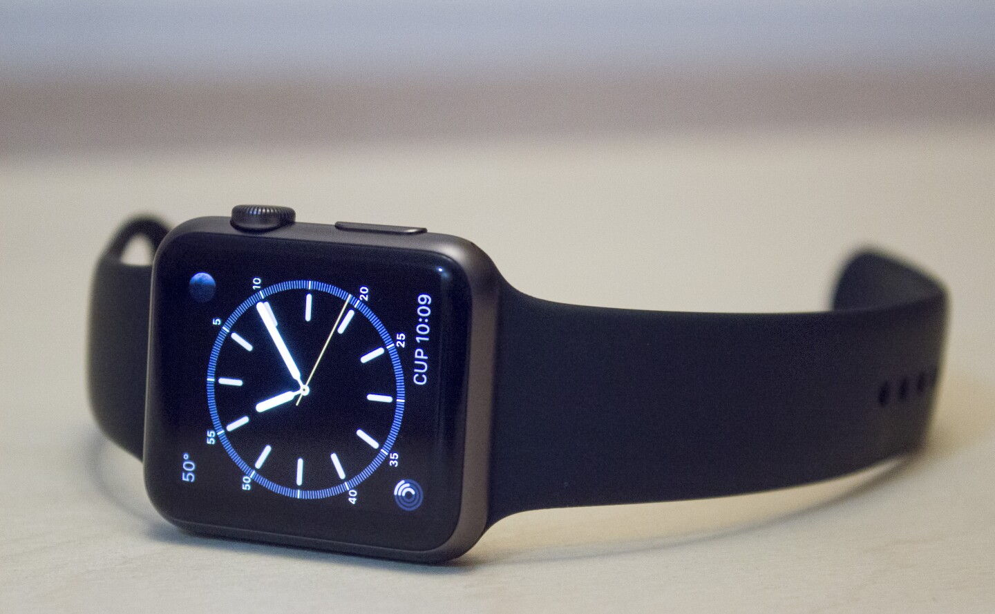 The Apple Watch is the smallest color, touchscreen smartwatch we've handled (Photo: Will Shanklin/Gizmag.com)