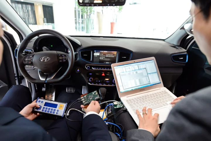 Hyundai says it plans to collaborate with leading global IT and networking companies to develop a "Hyper-connected and Intelligent Car" concept