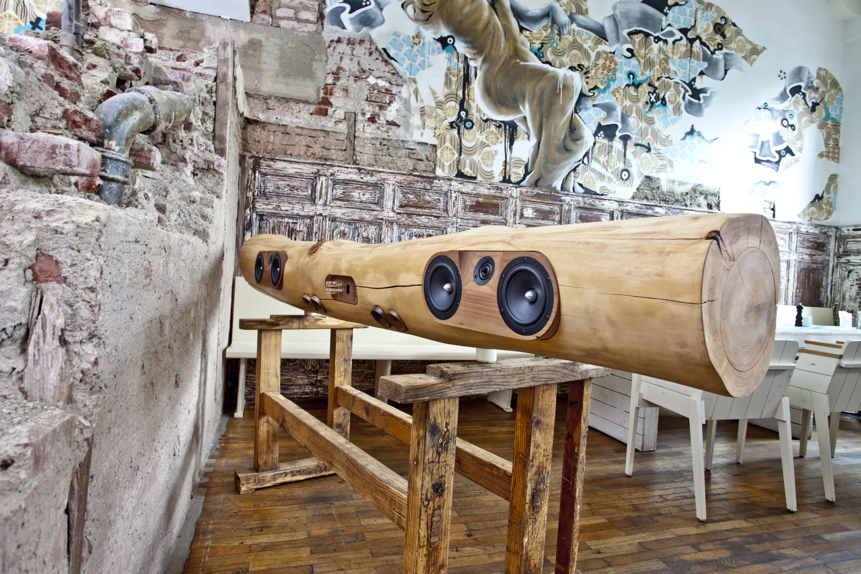There are currently three types of wood to choose from but KMKG is also open to buyers supplying their own tree trunks