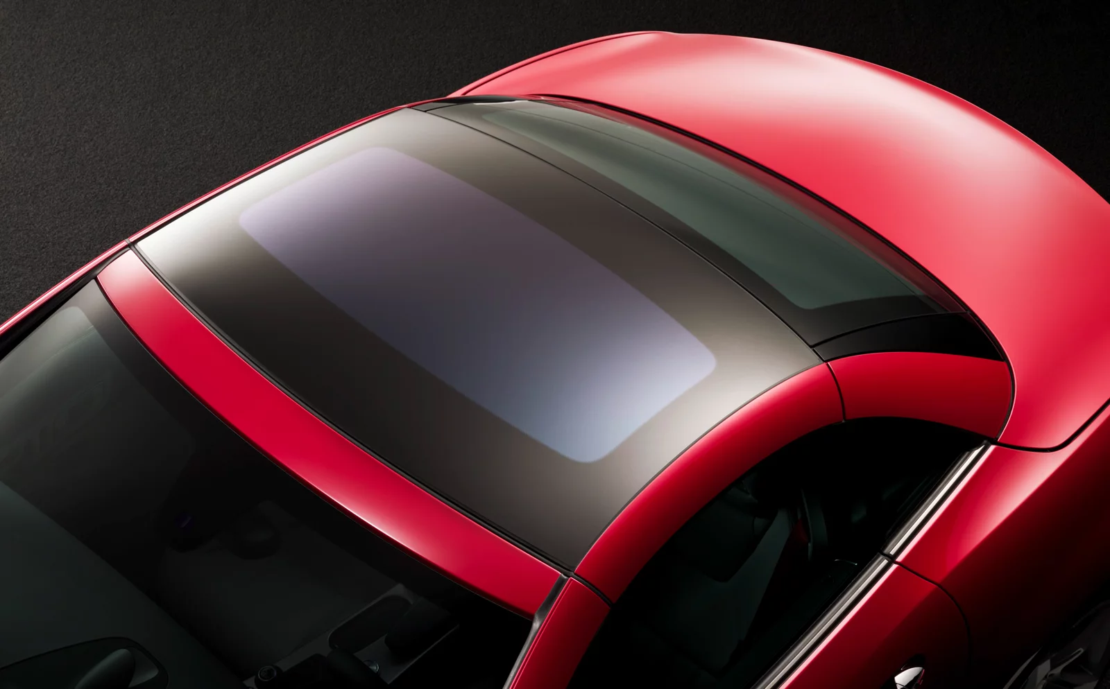 The panoramic vario-roof with MAGIC SKY CONTROL in darkened mode
