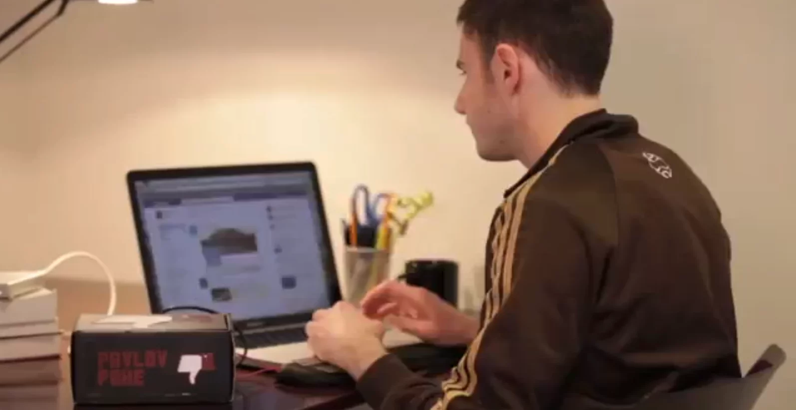 Pavlov Poke is designed to combat Facebook addiction ... with electric shocks
