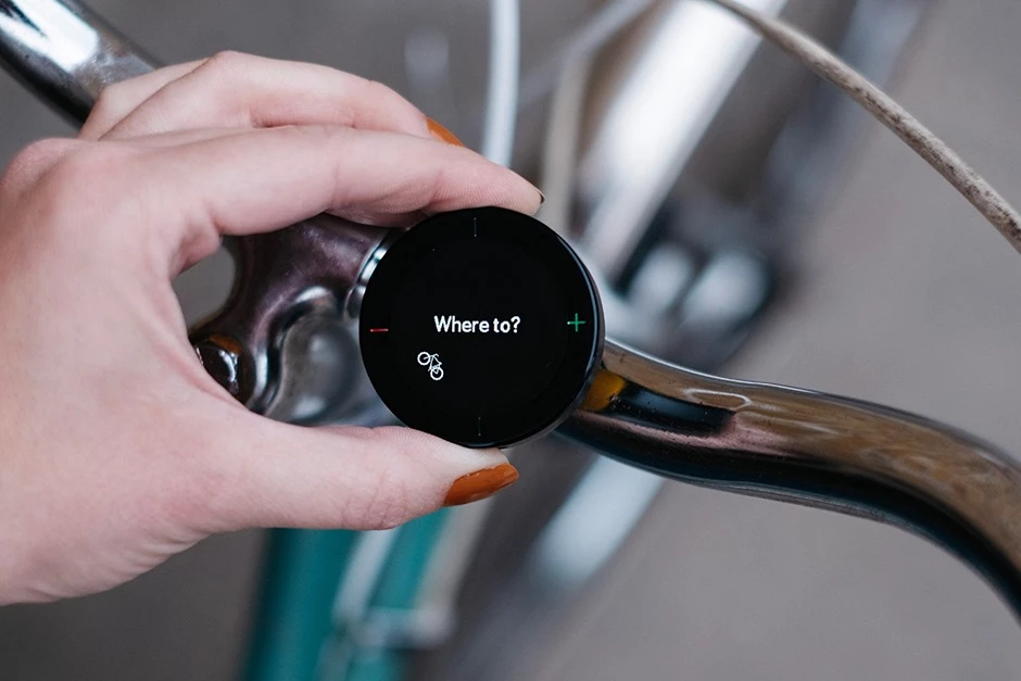 The Velo 2's 200 x 200 LCD screen is 63 percent larger than that of the Velo