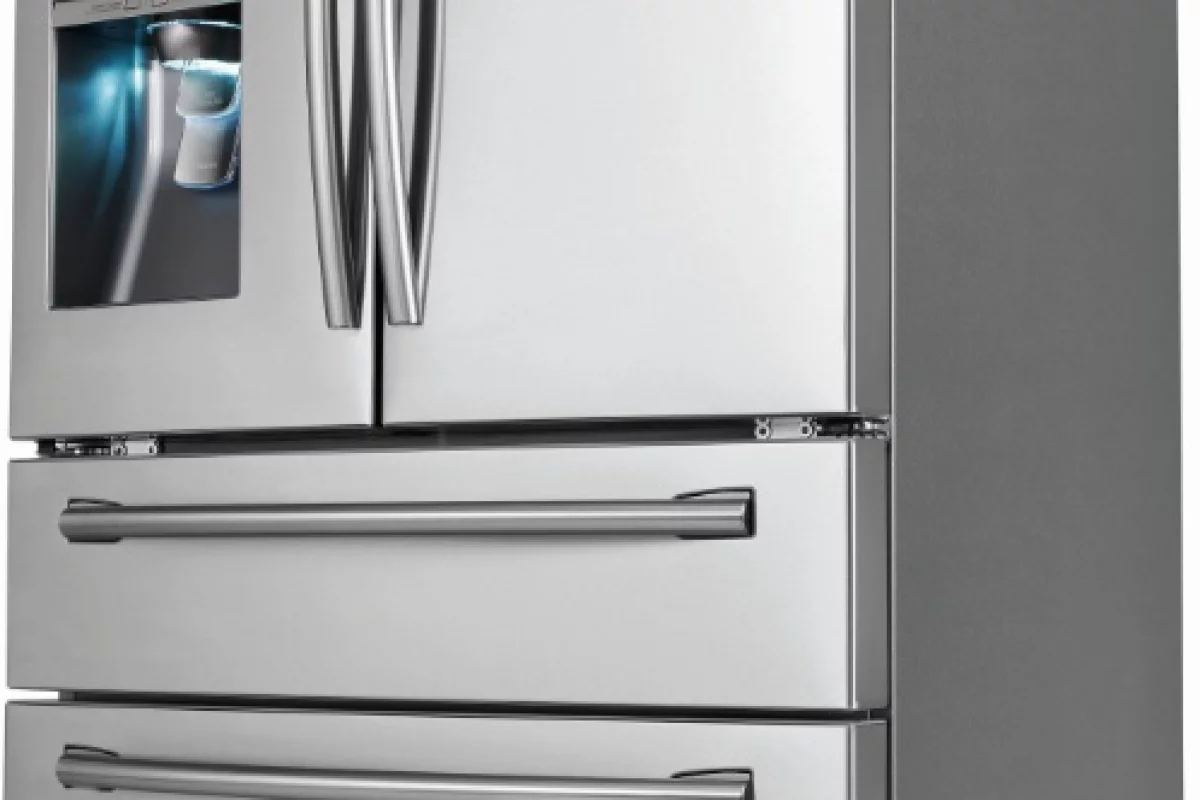 Samsung has partnered with SodaStream to introduce the RF31FMESBSR Four-Door Refrigerator, which comes with a built-in sparkling water dispenser