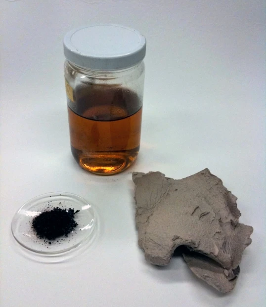 Researchers have developed a new lignin-solvent process to separate cellulosic biomass into usable components (from left: lignin, hemicellulose, and cellulose)
