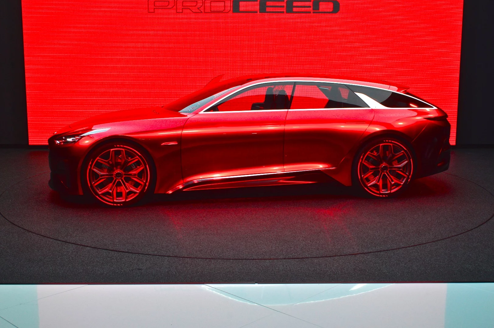 The Luminline side glass surround emphasizes the car's sporty roofline