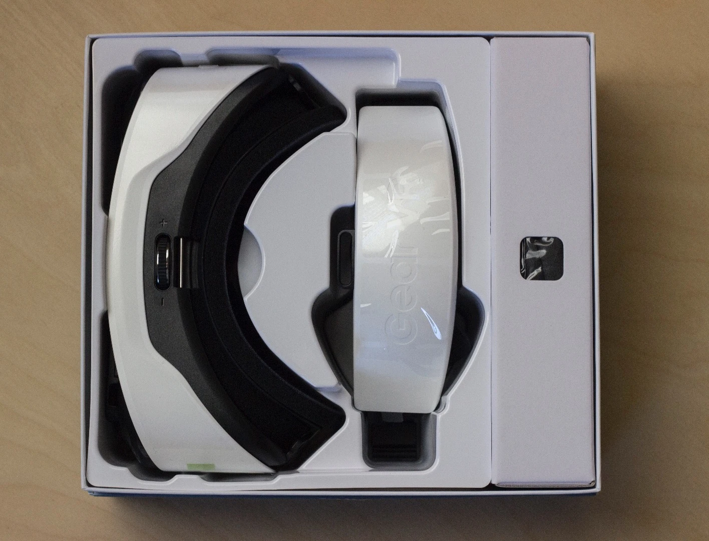 Retail packaging for the new Gear VR (Photo: Will Shanklin/Gizmag.com)