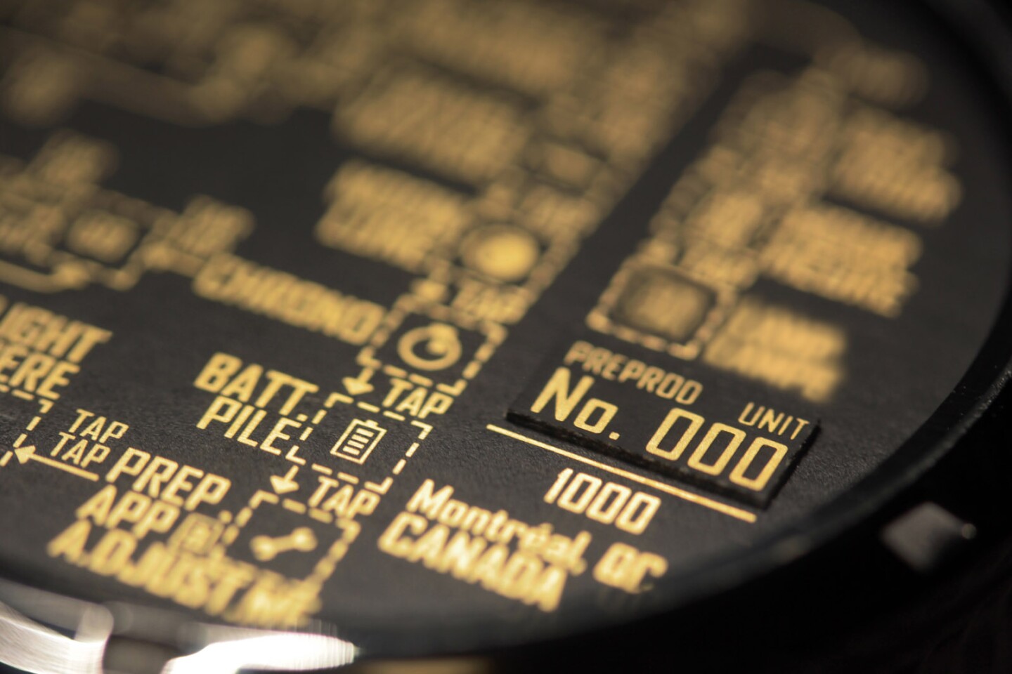 The back of the Design Furtive Type 50 features instructions on how to operate it