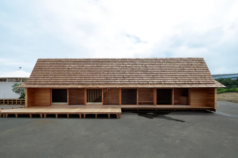The Yoshino-sugi Cedar House, by Airbnb and Go Hasegawa, has the first floor opened up as community space to anyone who wants to use it. After the exhibition, the upstairs will serve as an Airbnb rental