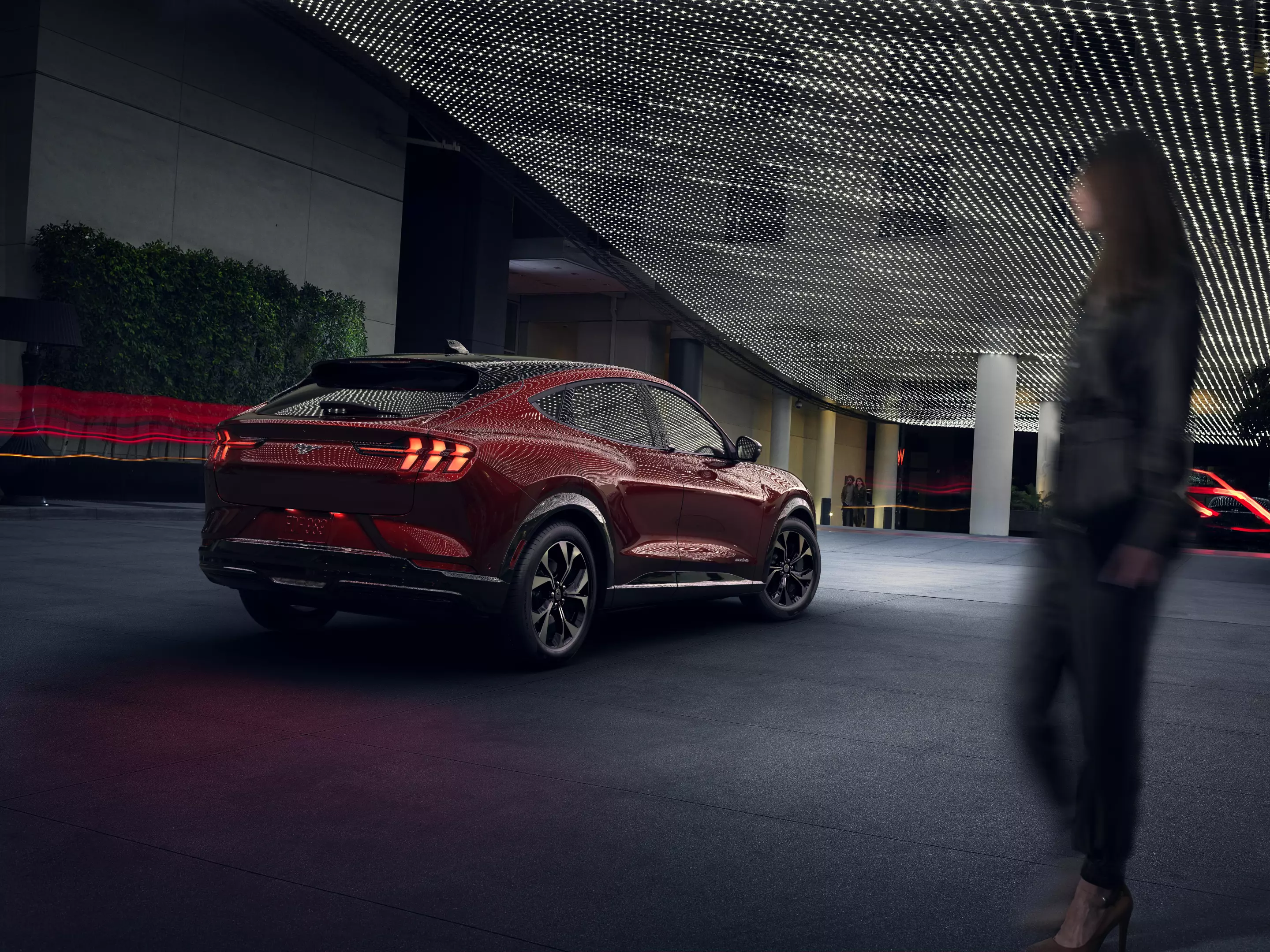 Ford plans to offer the Mustang Mach-E in several variants, including a standard (75.7 kWh) and extended range (98.8 kWh) option and with rear-wheel or all-wheel drive