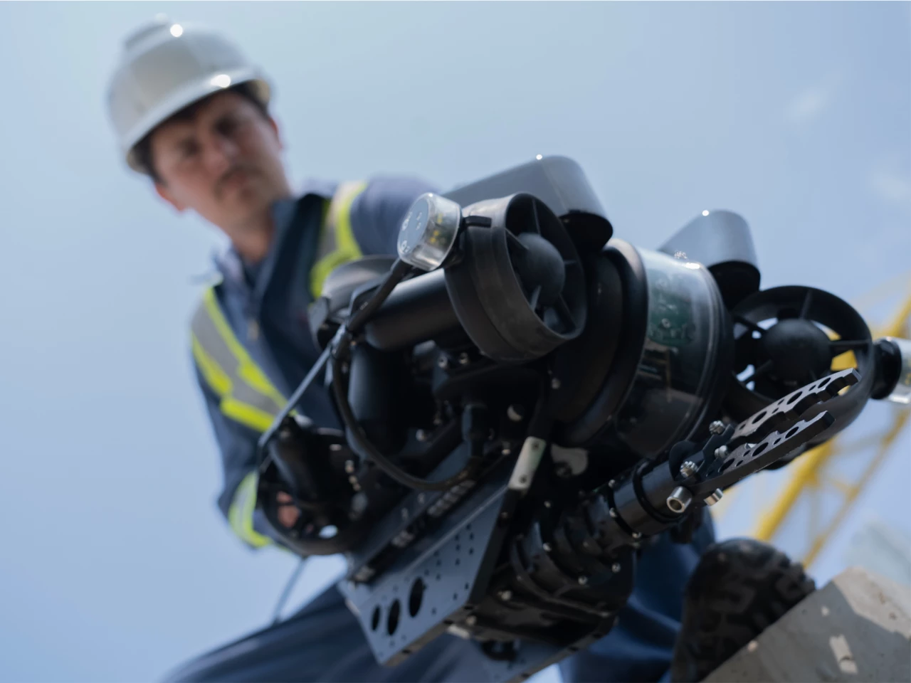 The Photon can be equipped with an optional robotic grabber arm, along with other tools