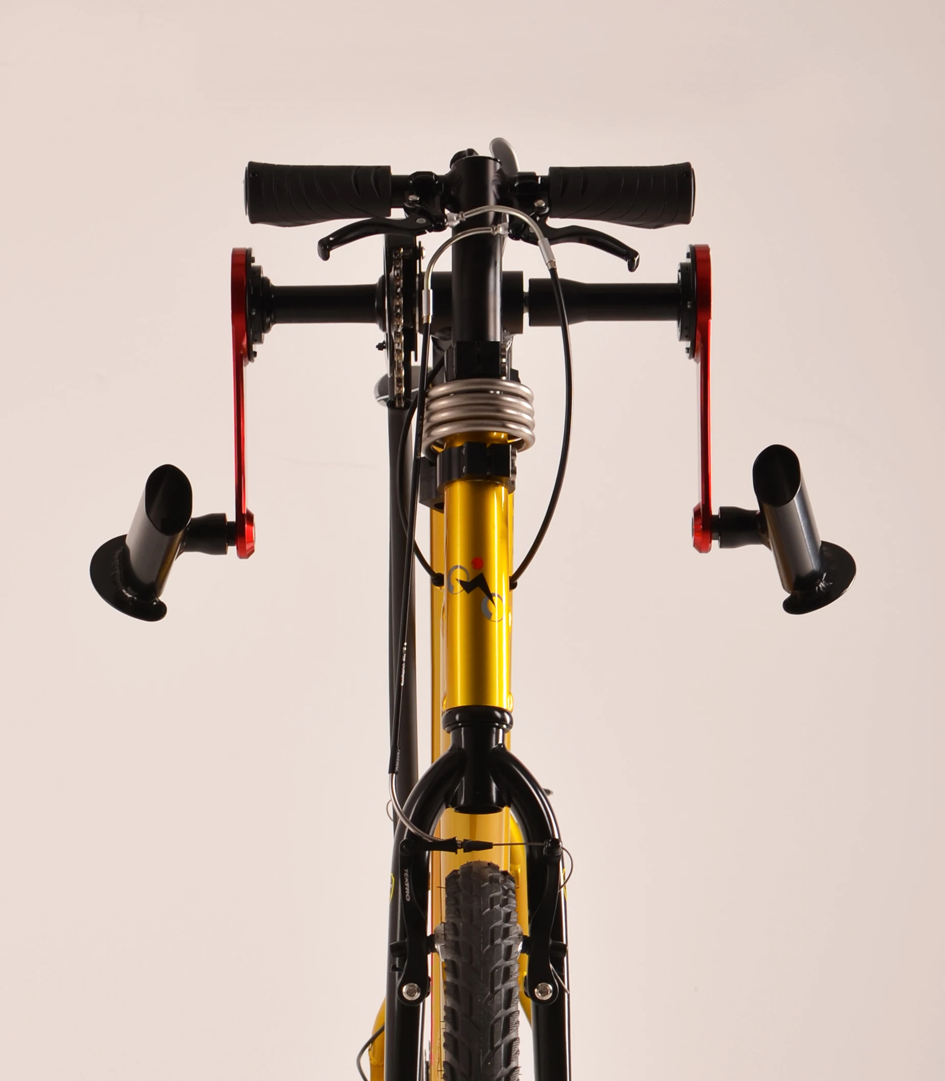 Along with the arm cranks, the Varibike also has a set of quite narrow flat handlebars