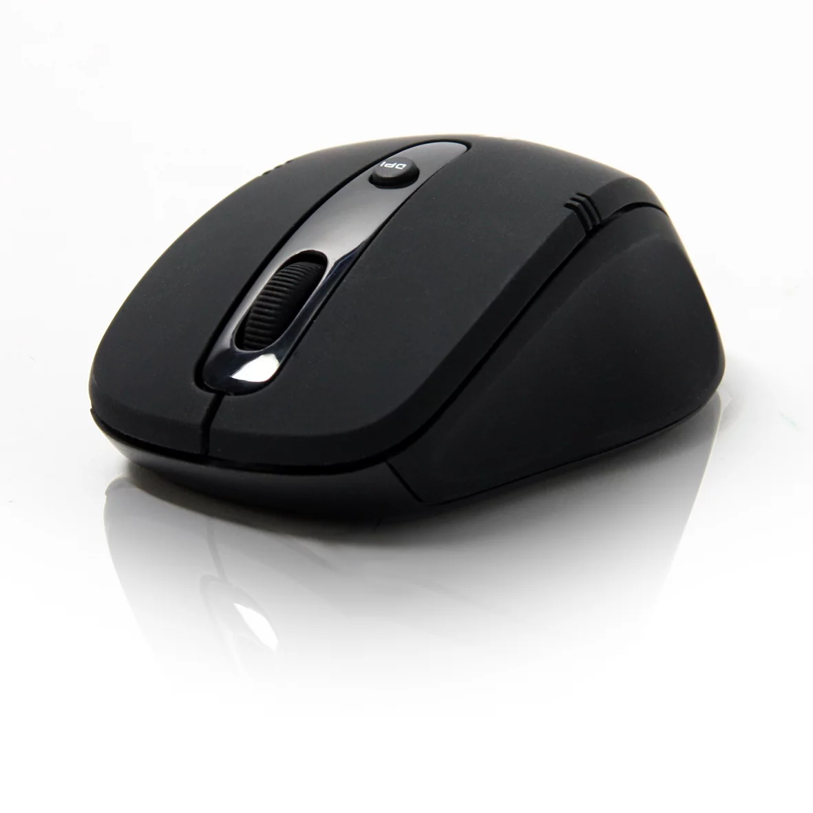 The smaller sm7000 mouse gets the same silent switching technology but also benefits from a choice of optical resolution