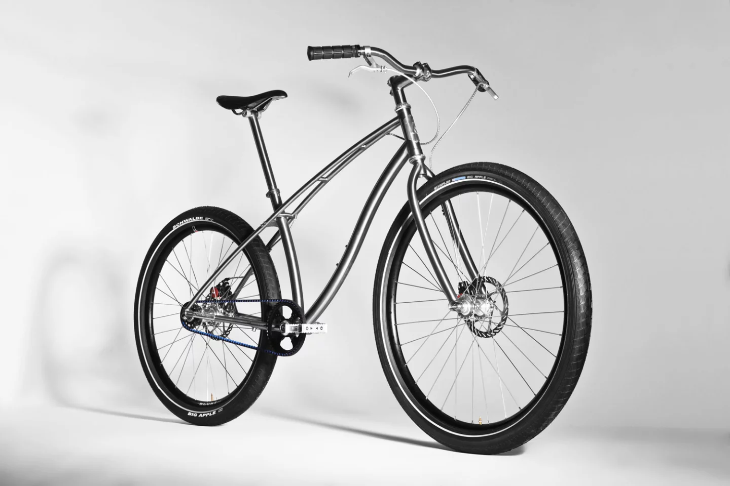 The No2 Budnitz bike benefits from Schwalbe Big Apple Liteskin 2.35-inch super-fat tires